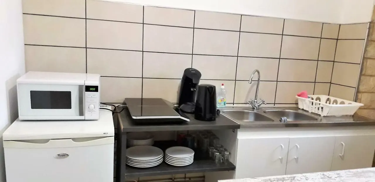 Appart Comme Chez Soi Pusignan 0*,